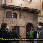 Passeggiata con Alberth Mayhem sui luoghi del romanzo noir Il Ponte del Diavolo a Cividale del Friuli